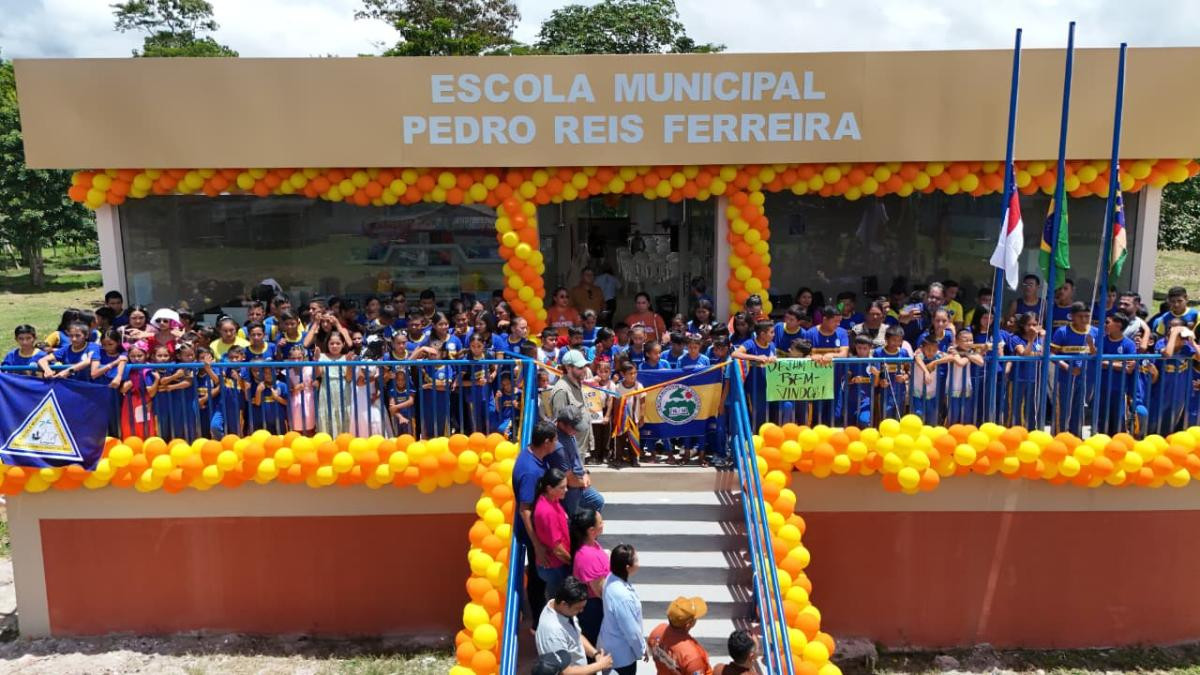 Gestão Mateus Assayag entrega novas escolas nas comunidades Paraná do Espírito Santo do Meio e Paraíso do Zé Açu